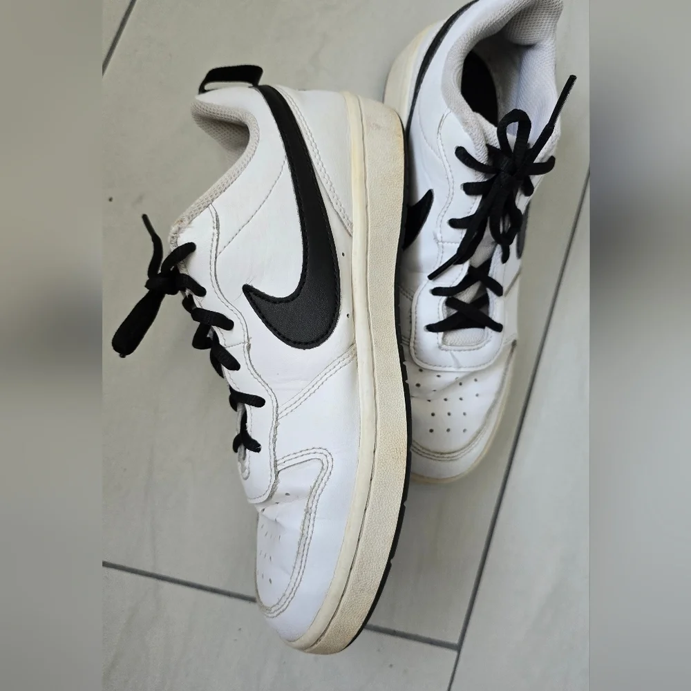 Nike Court Borough Size 6.5Y White Black Casual Sneakers